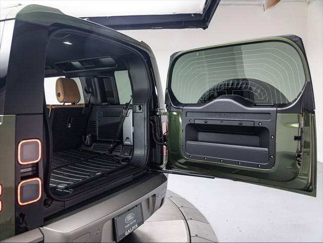New 2026 Land Rover Defender 110 S AWD/4WD image 32