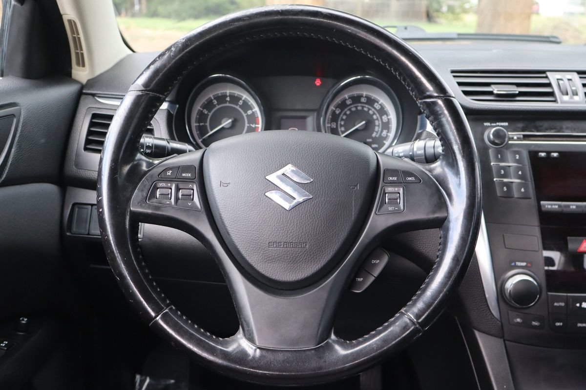 Used 2011 Suzuki Kizashi SE AWD/4WD image 18