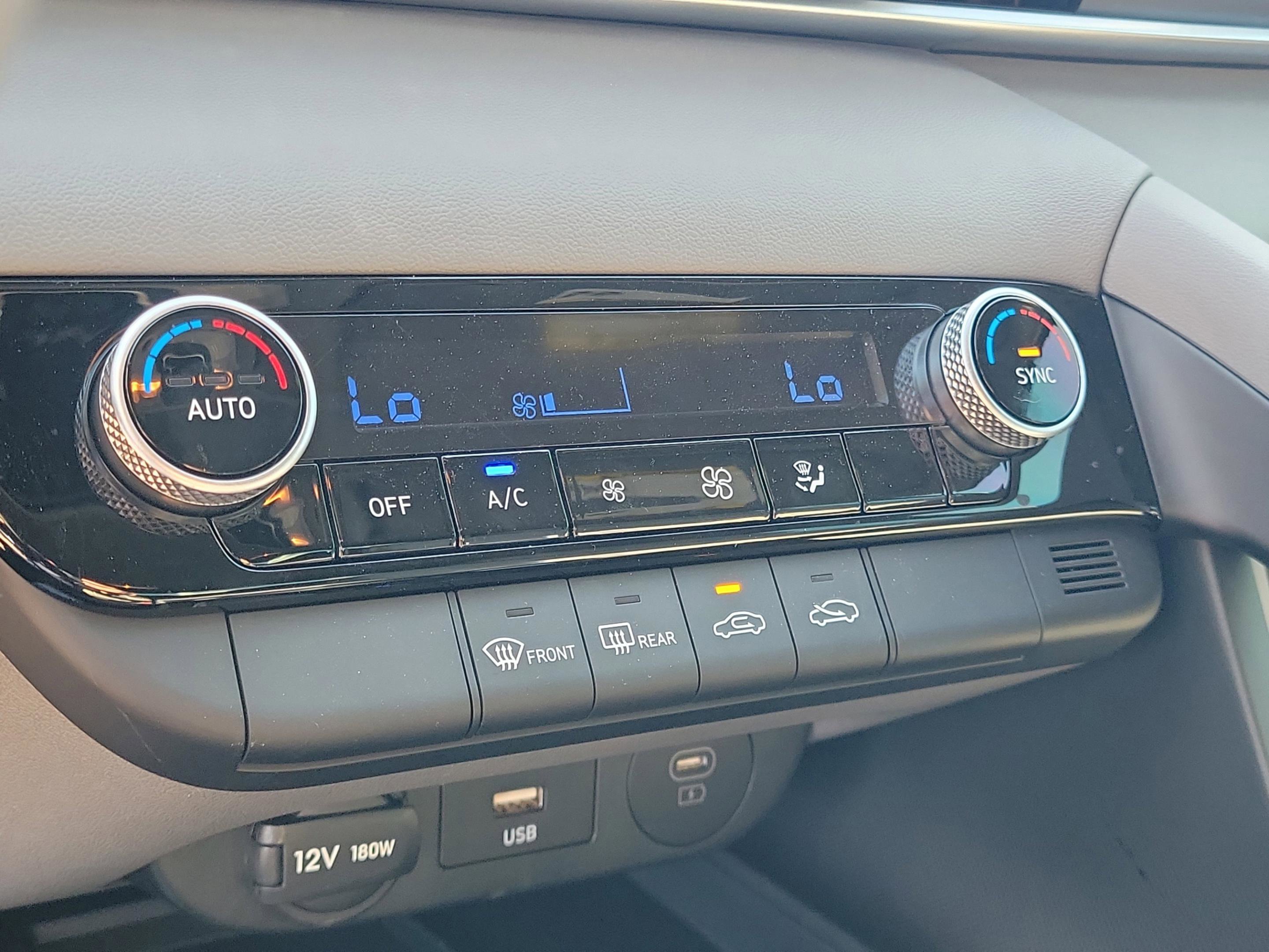 Certified 2025 Hyundai Elantra Sport image 26