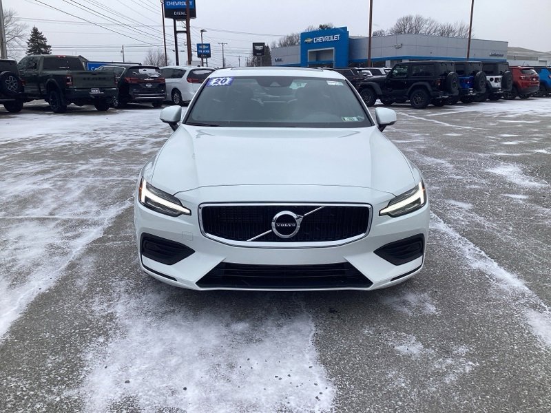 Used 2020 Volvo S60 T6 Momentum image 2