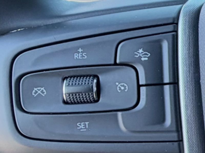 Used 2024 GMC Yukon SLT image 13