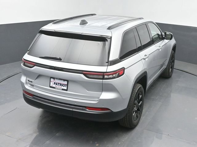 New 2026 Jeep Grand Cherokee Altitude AWD/4WD image 31