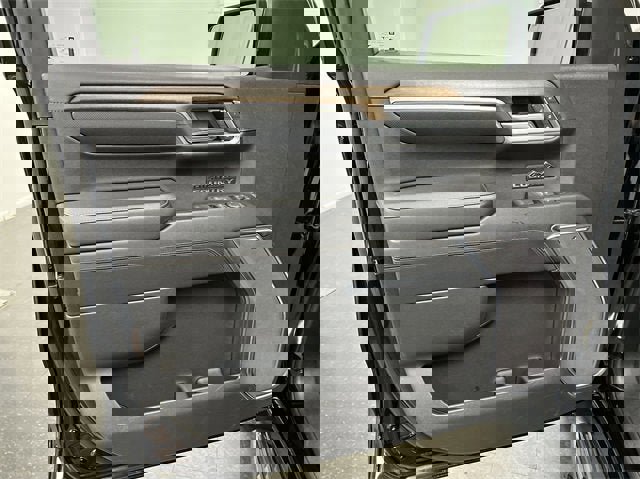 Used 2022 Chevrolet Silverado 1500 High Country w/ Max Trailering Package image 22