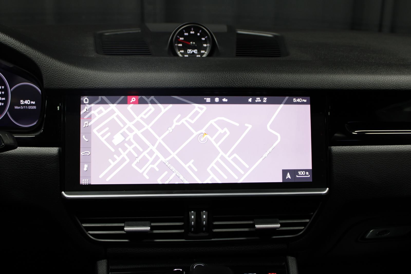 Certified 2021 Porsche Cayenne Coupe AWD/4WD image 13