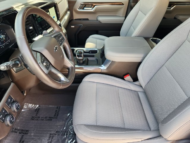 Used 2023 Chevrolet Silverado 1500 LT Trail Boss w/ Convenience Package II AWD/4WD image 4