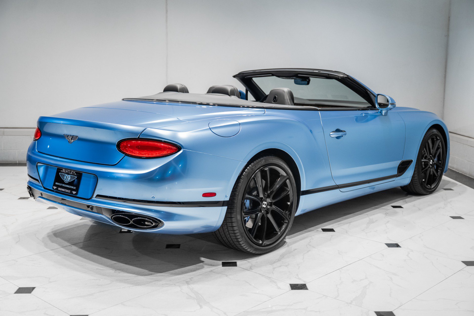 Certified 2022 Bentley Continental GT V8 AWD/4WD image 11