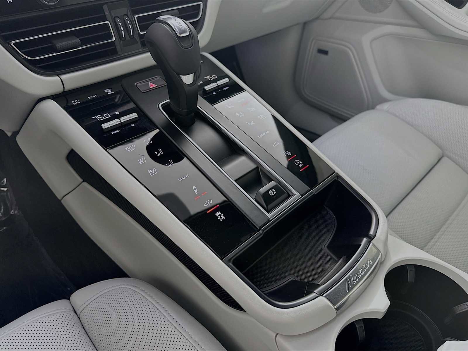 Certified 2025 Porsche Macan S image 21