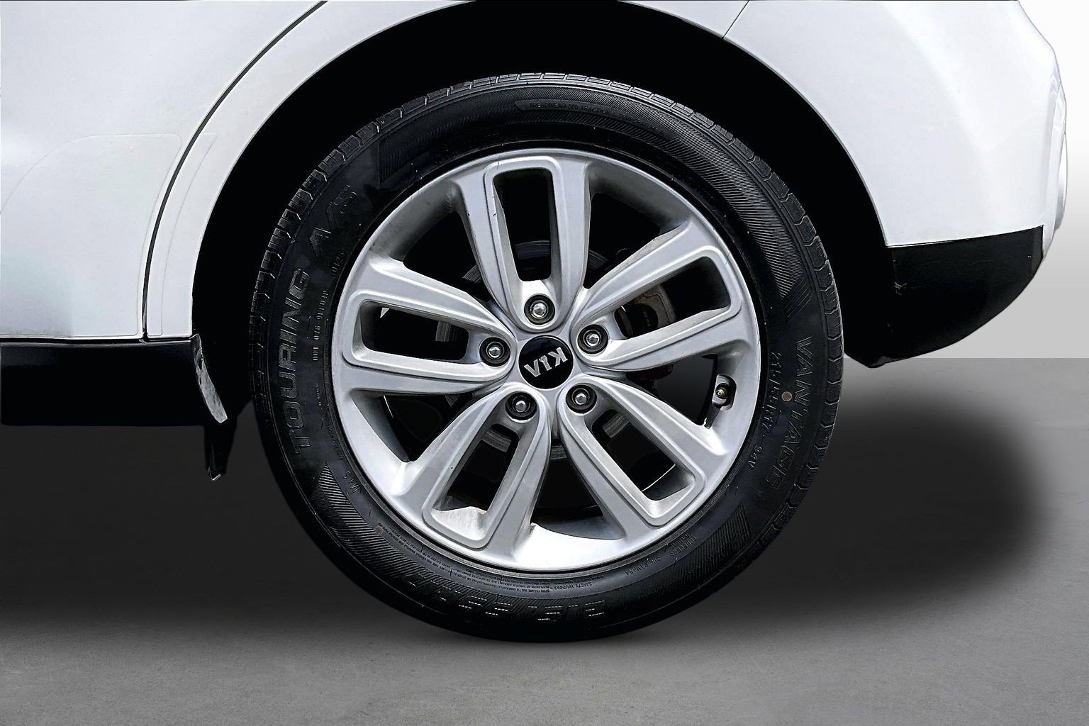 Used 2019 Kia Soul + FWD image 6