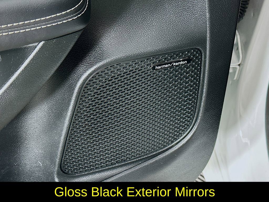 Used 2023 Chrysler Pacifica Limited w/ Uconnect Theater Family Group image 26