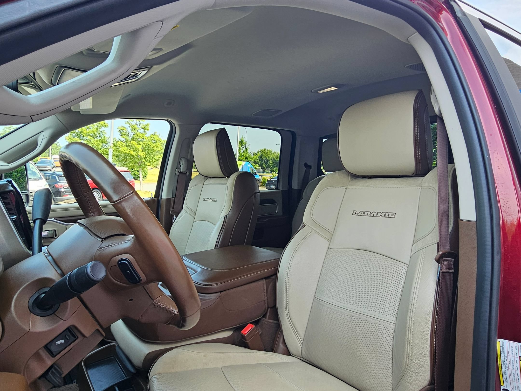 Used 2023 RAM 3500 Laramie AWD/4WD image 22