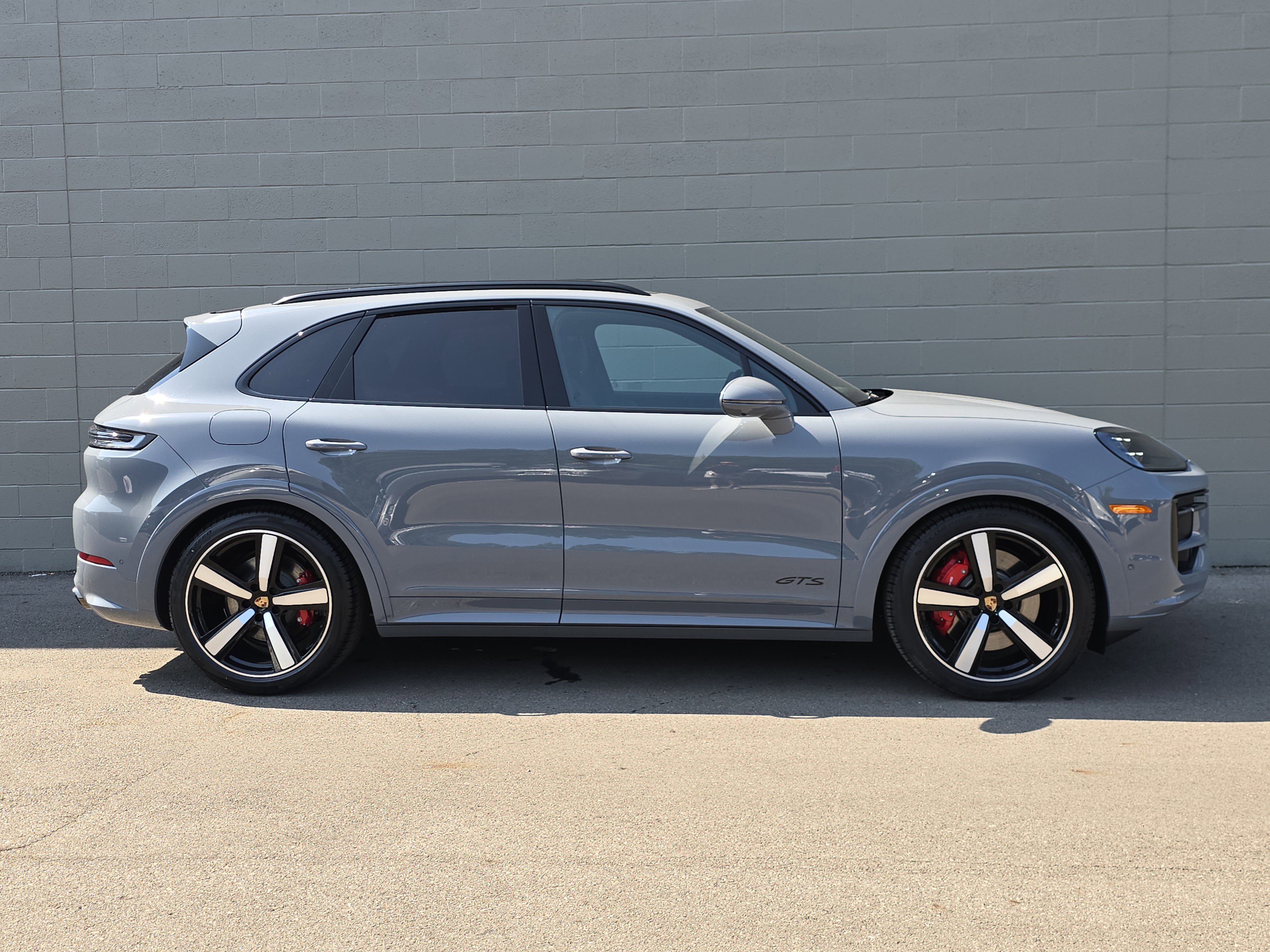 New 2025 Porsche Cayenne GTS image 10