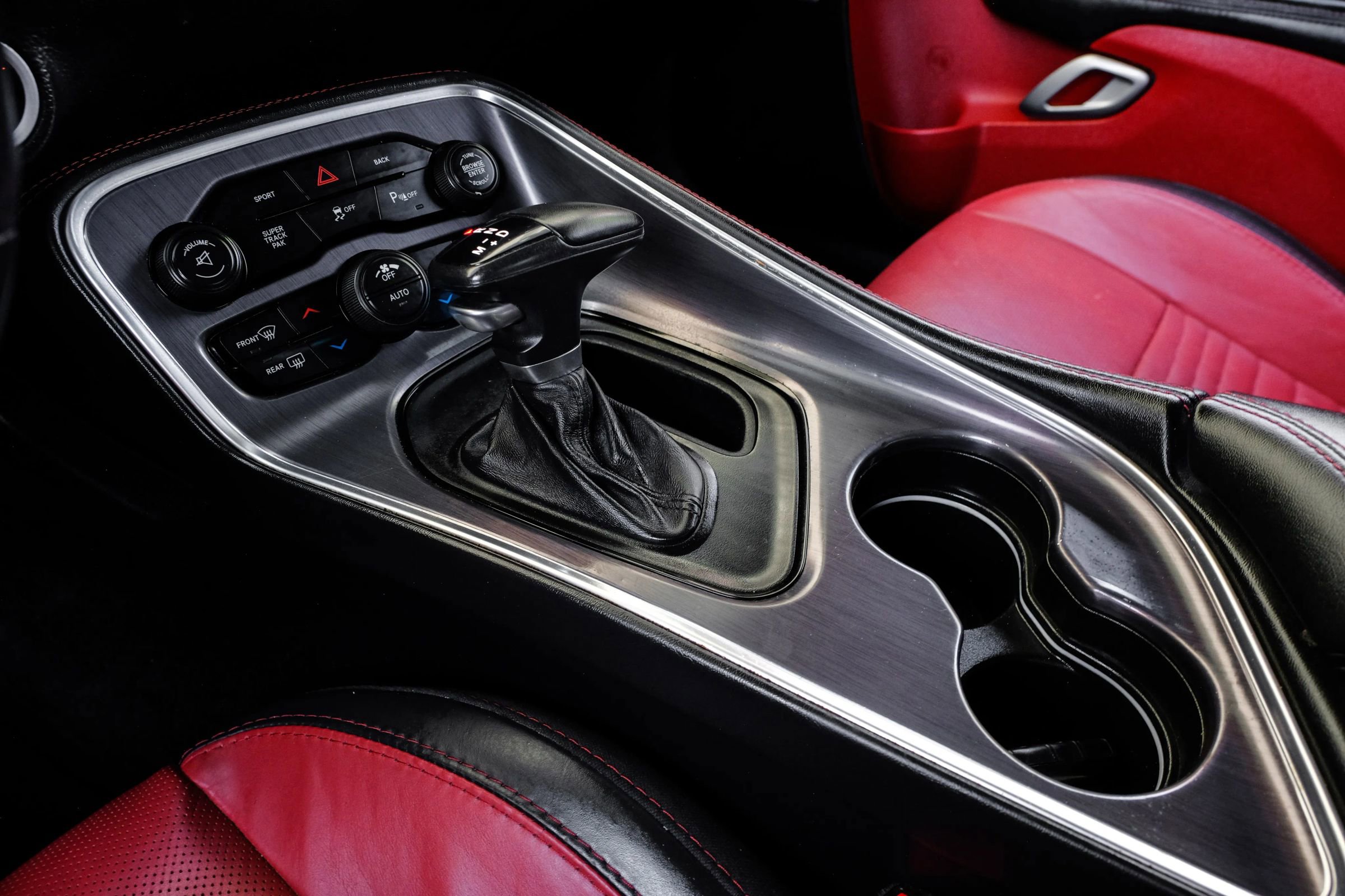 Used 2016 Dodge Challenger R/T Plus image 31