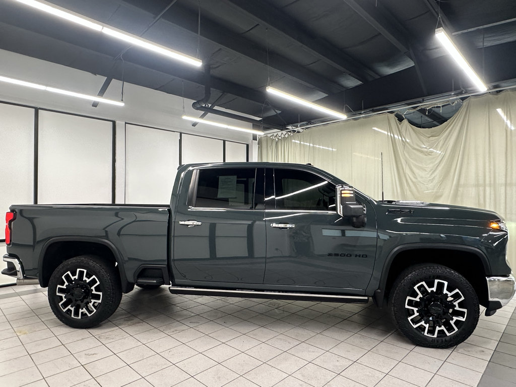 Certified 2025 Chevrolet Silverado 2500 LTZ w/ LTZ Convenience Package AWD/4WD image 3
