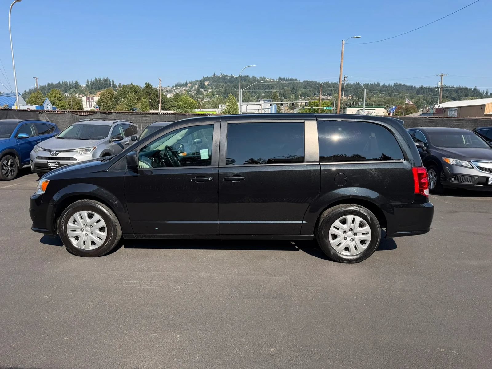 Used 2018 Dodge Grand Caravan SE FWD image 7