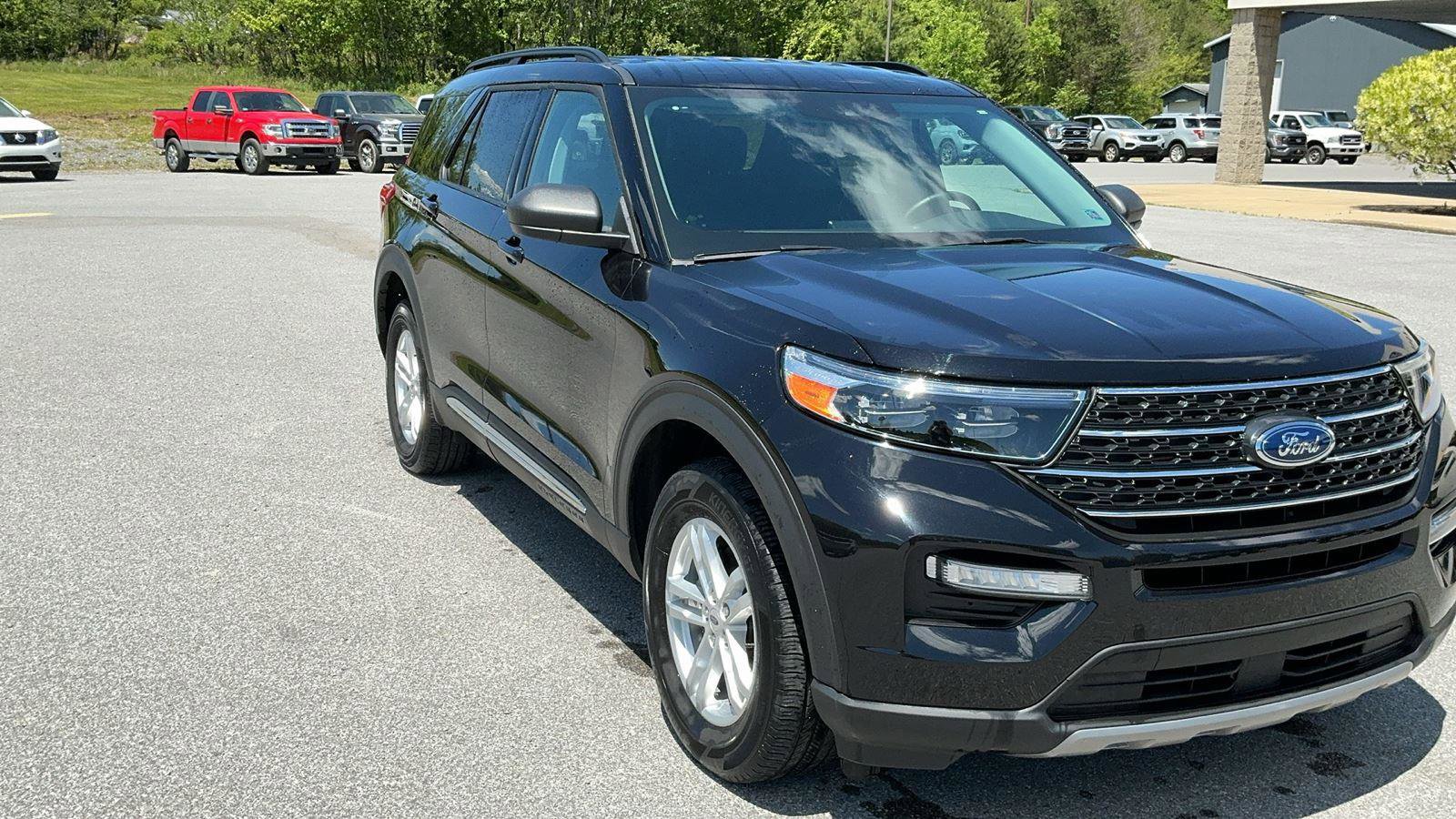 Used 2024 Ford Explorer XLT w/ Equipment Group 202A AWD/4WD image 5