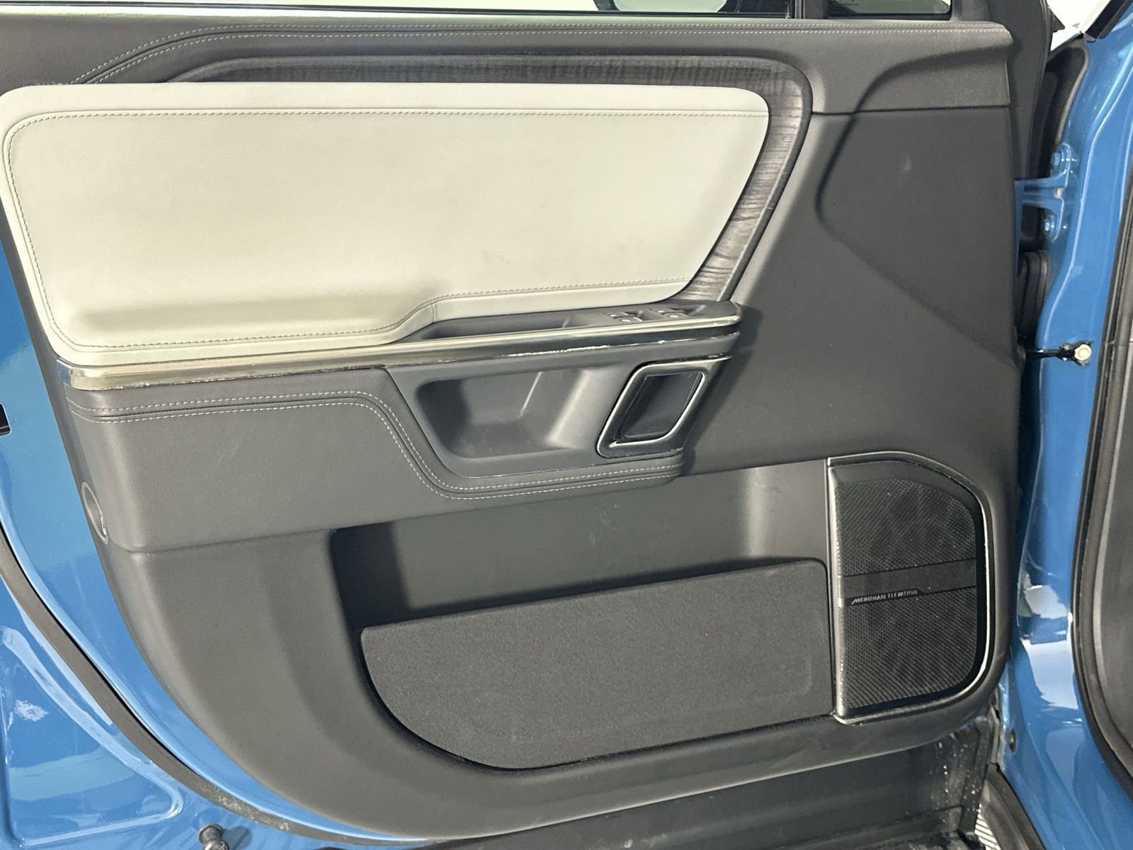 Used 2023 Rivian R1T Adventure AWD/4WD image 27