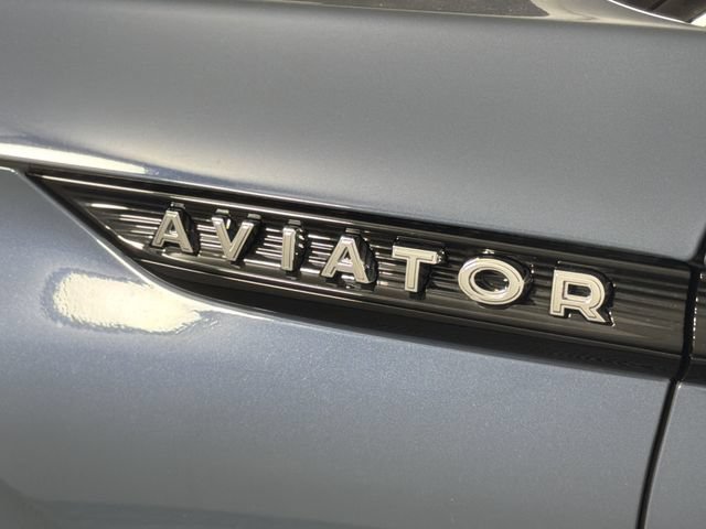 New 2026 Lincoln Aviator 2WD w/ Jet Appearance Package image 28