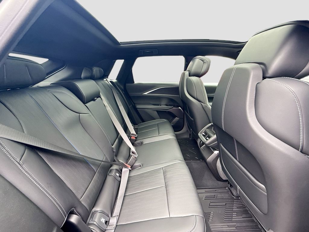 New 2025 Cadillac Lyriq Sport image 28
