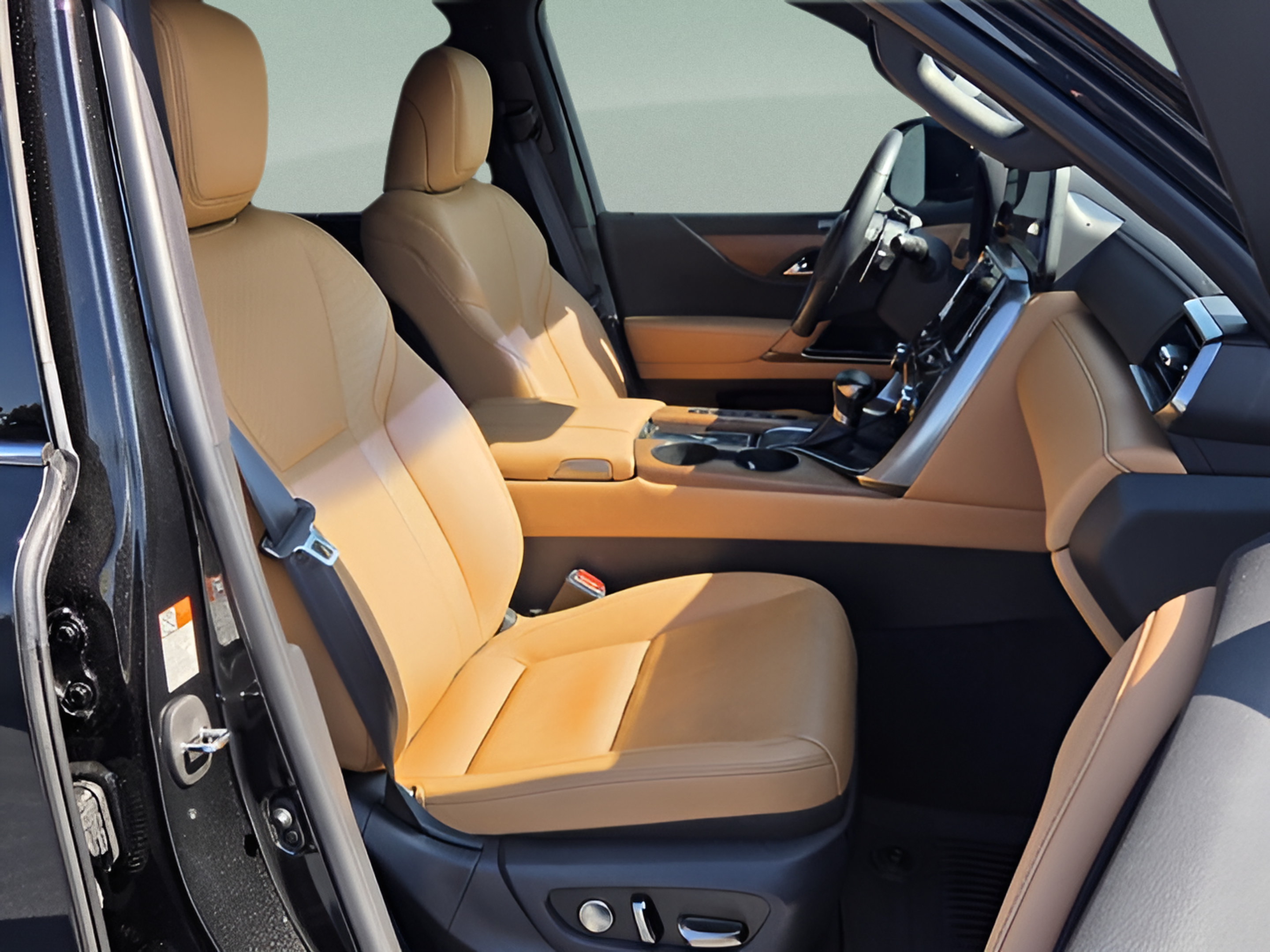 Certified 2024 Lexus LX 600 4WD w/ Luxury Package image 15