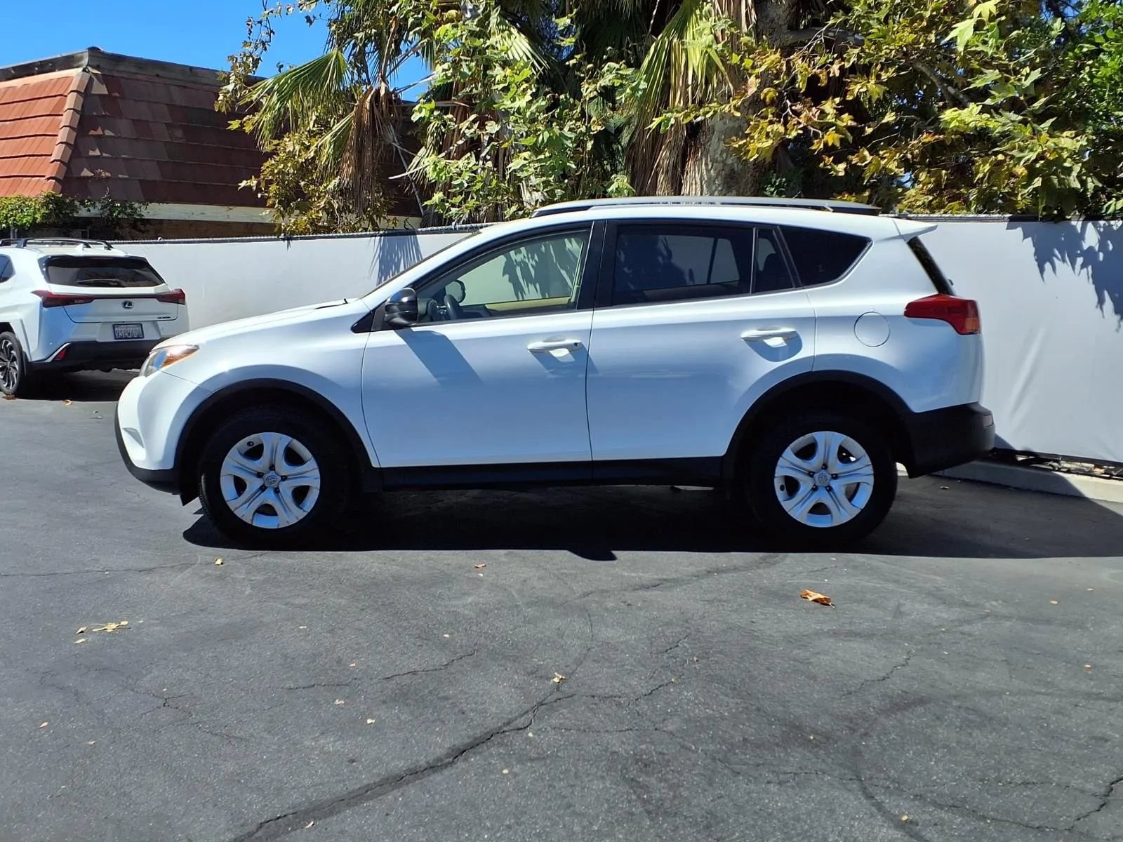 Used 2013 Toyota RAV4 LE FWD image 4