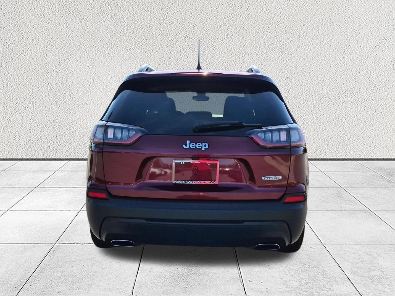 Used 2019 Jeep Cherokee Latitude Plus w/ Comfort/Convenience Group FWD image 4