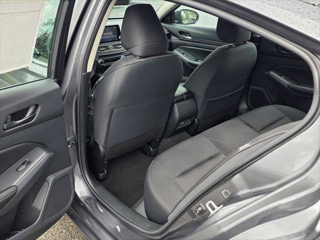 Used 2025 Nissan Altima 2.5 SV FWD image 15
