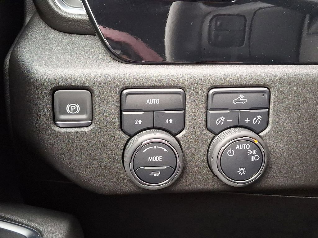Used 2025 Chevrolet Silverado 1500 LT image 23