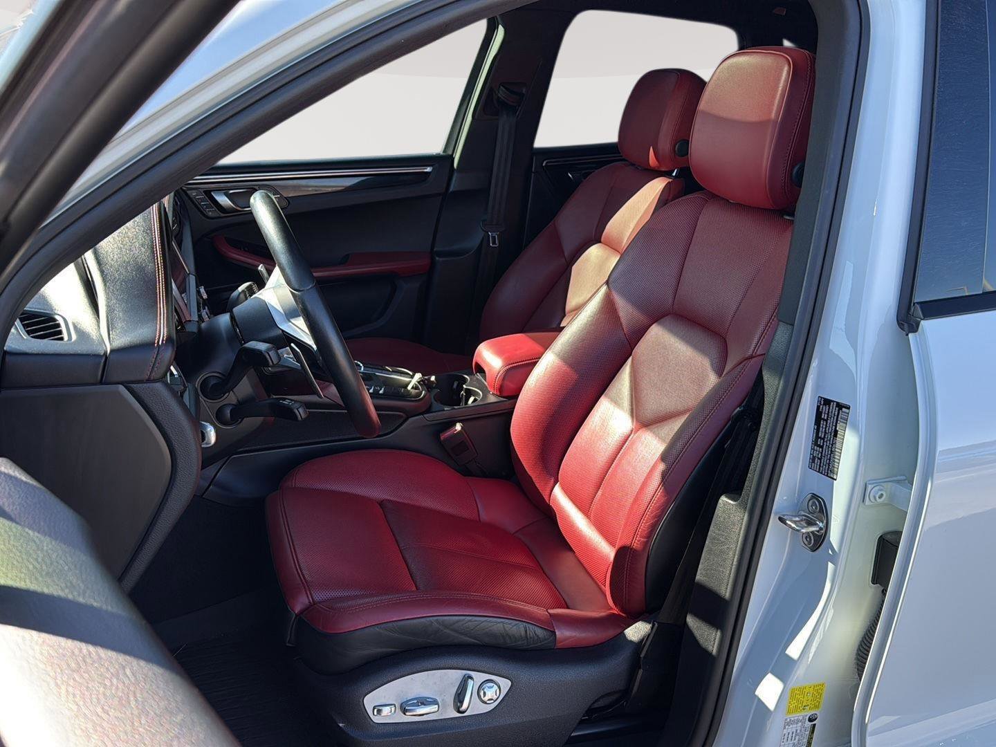 Used 2020 Porsche Macan image 9