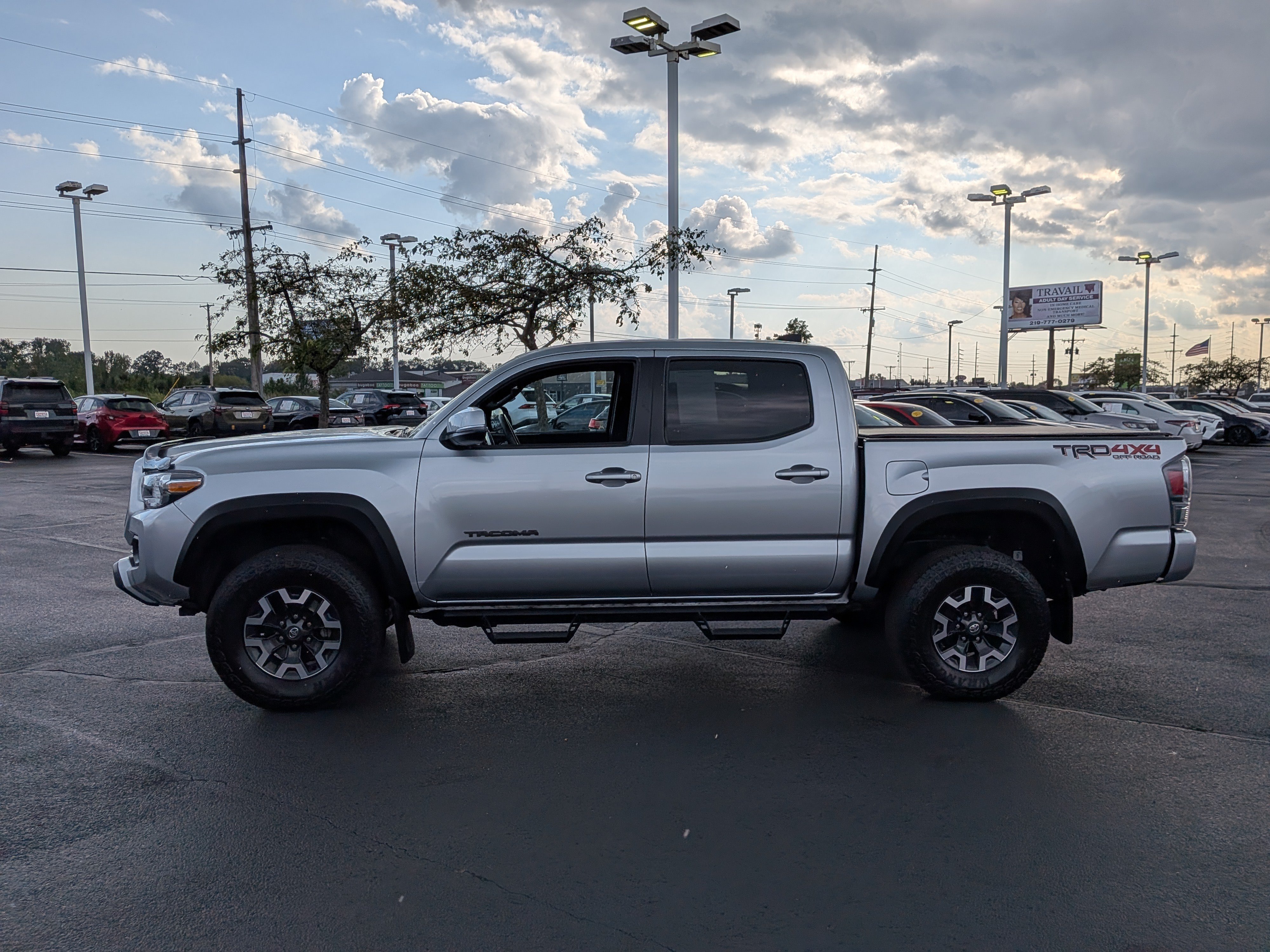 Certified 2022 Toyota Tacoma TRD Off-Road w/ Technology Package AWD/4WD image 5