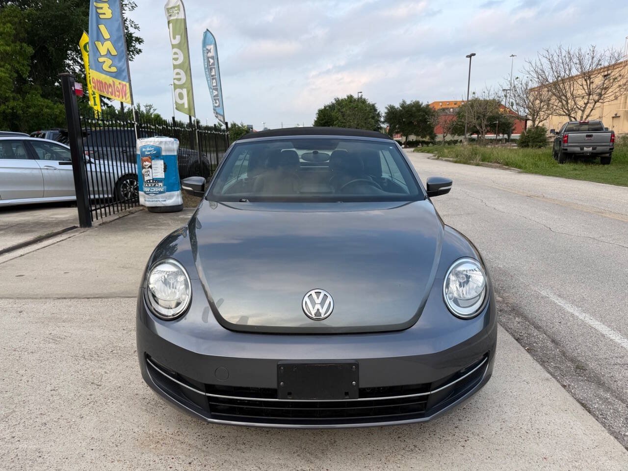 Used 2013 Volkswagen Beetle TDI FWD image 3