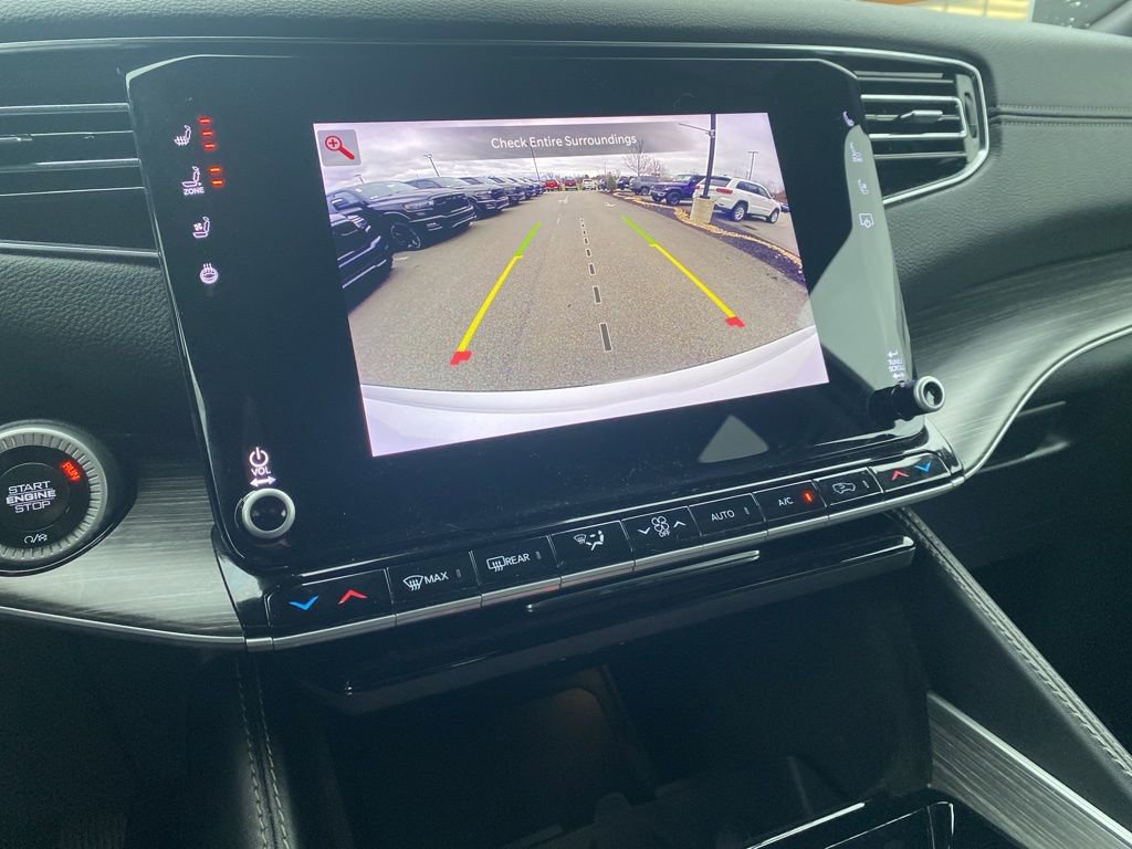 Certified 2024 Jeep Wagoneer L Series II w/ Flexible Seating Group image 40