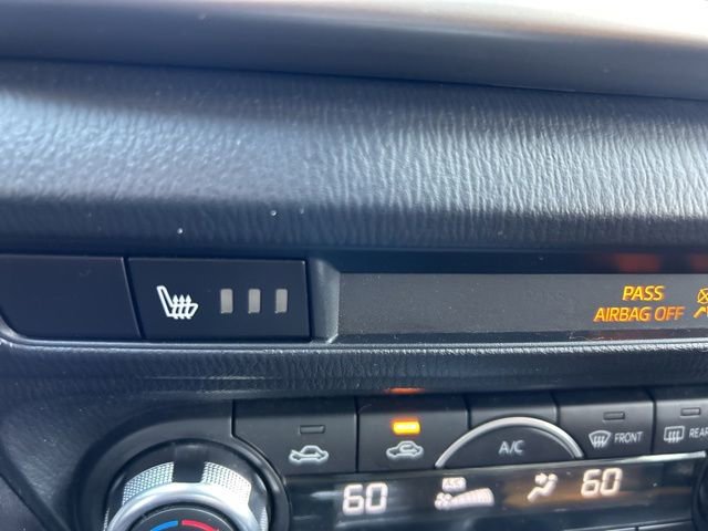 Used 2018 MAZDA MAZDA3 Touring FWD image 11
