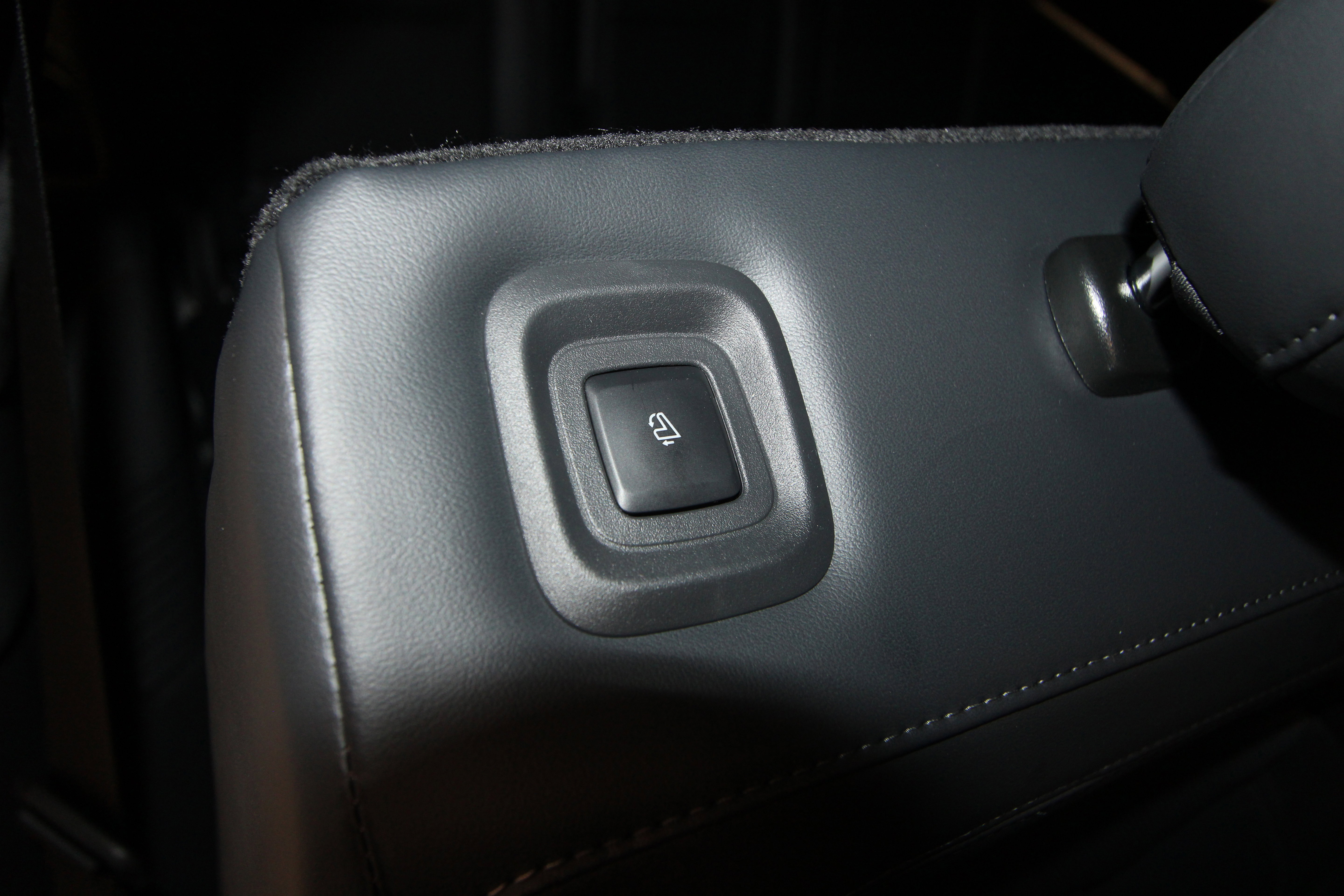 New 2026 Lincoln Navigator Reserve image 23