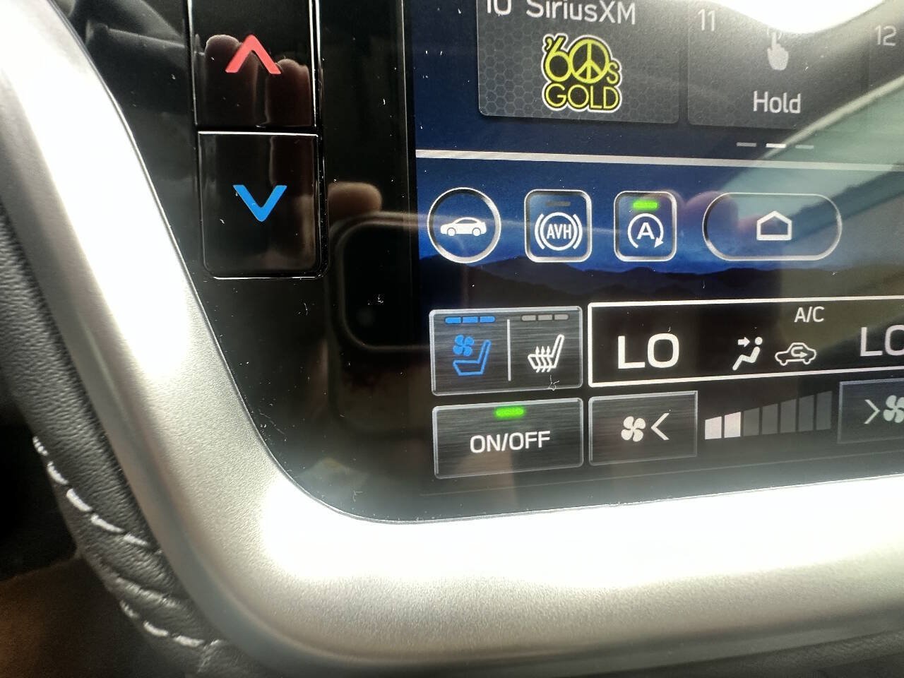 Used 2023 Subaru Outback Touring AWD/4WD image 17