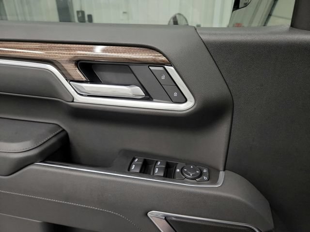 Used 2025 Chevrolet Silverado 1500 RST w/ Redline Edition AWD/4WD image 26