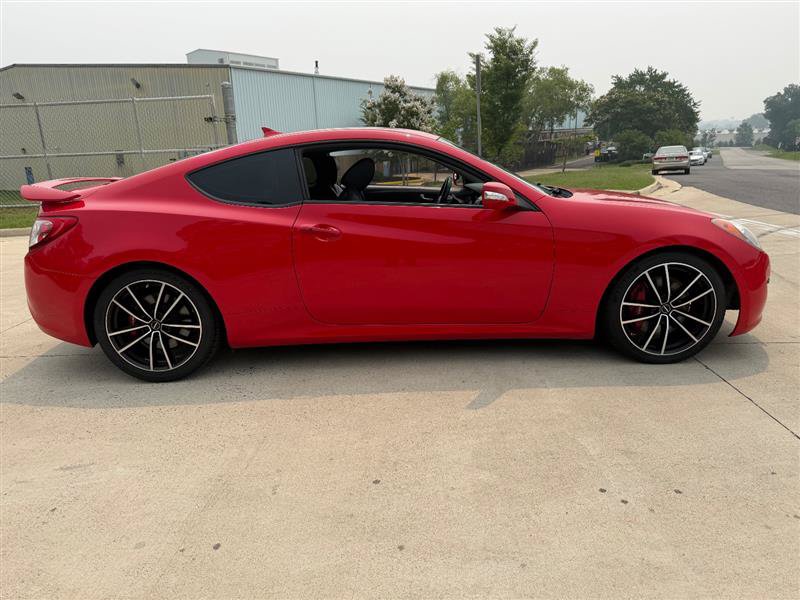 Used 2011 Hyundai Genesis 3.8 RWD image 7