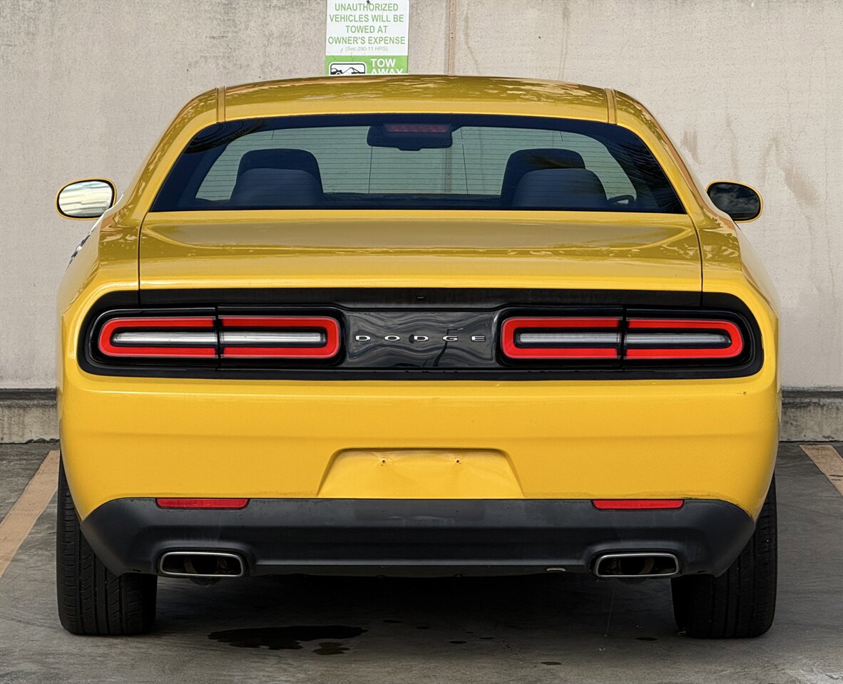 Used 2017 Dodge Challenger SXT RWD image 5