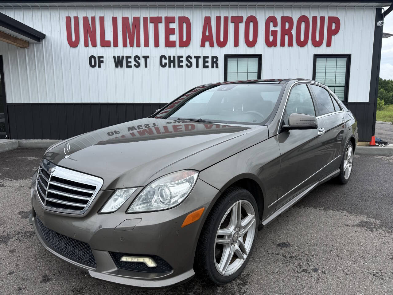 Used 2011 Mercedes-Benz E 550 4MATIC Sedan w/ Premium 2 Pkg image 1