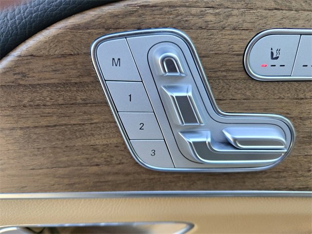 Used 2024 Mercedes-Benz GLS 580 4MATIC image 19