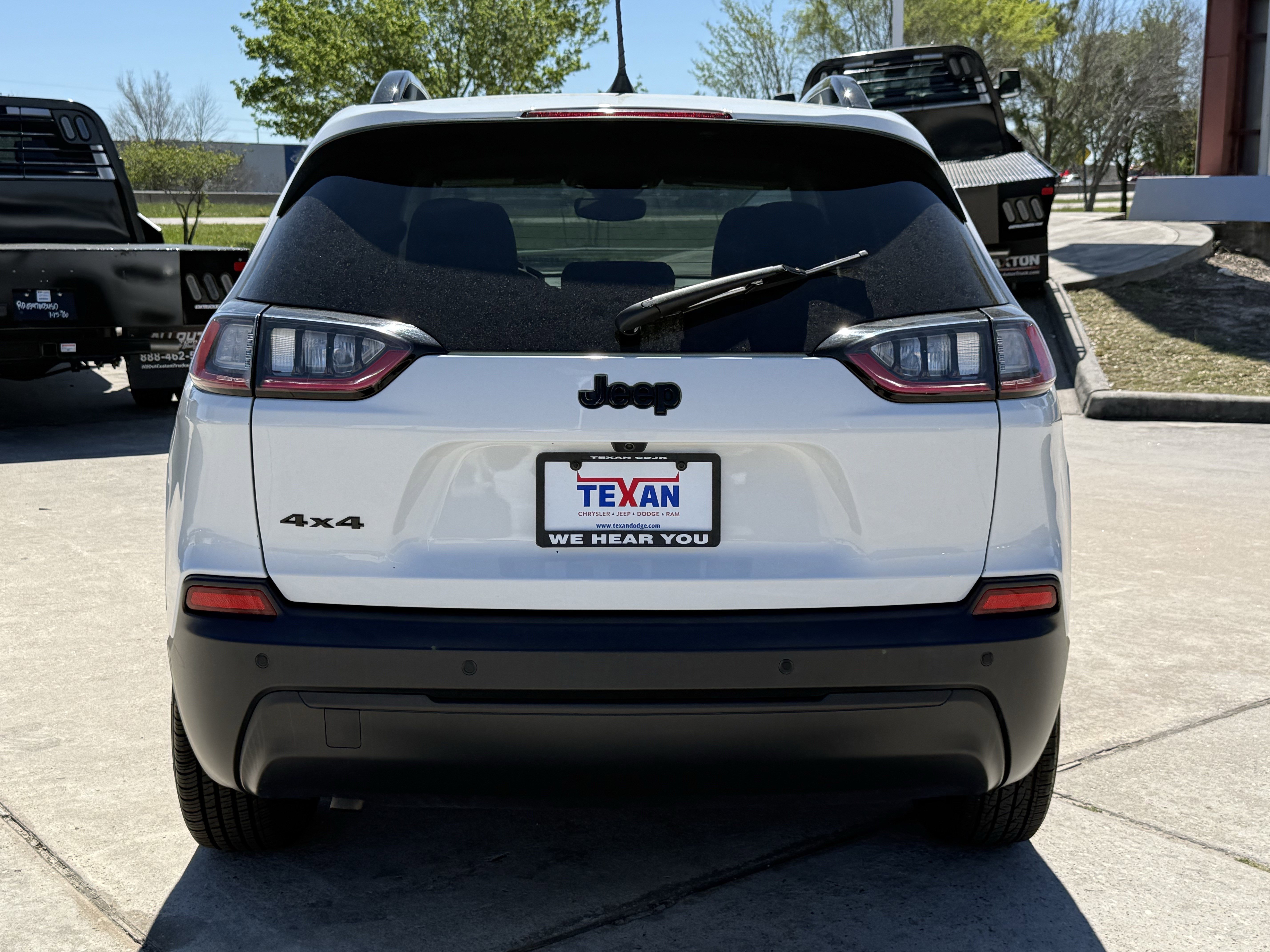 Used 2023 Jeep Cherokee Altitude Lux image 6