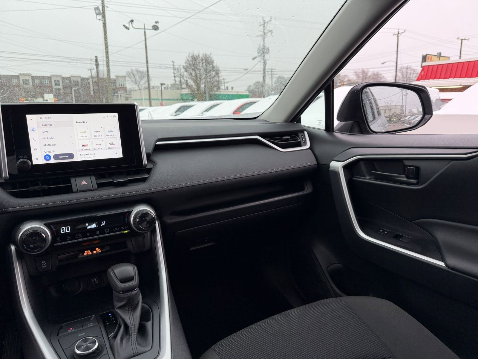Used 2025 Toyota RAV4 LE AWD/4WD image 35