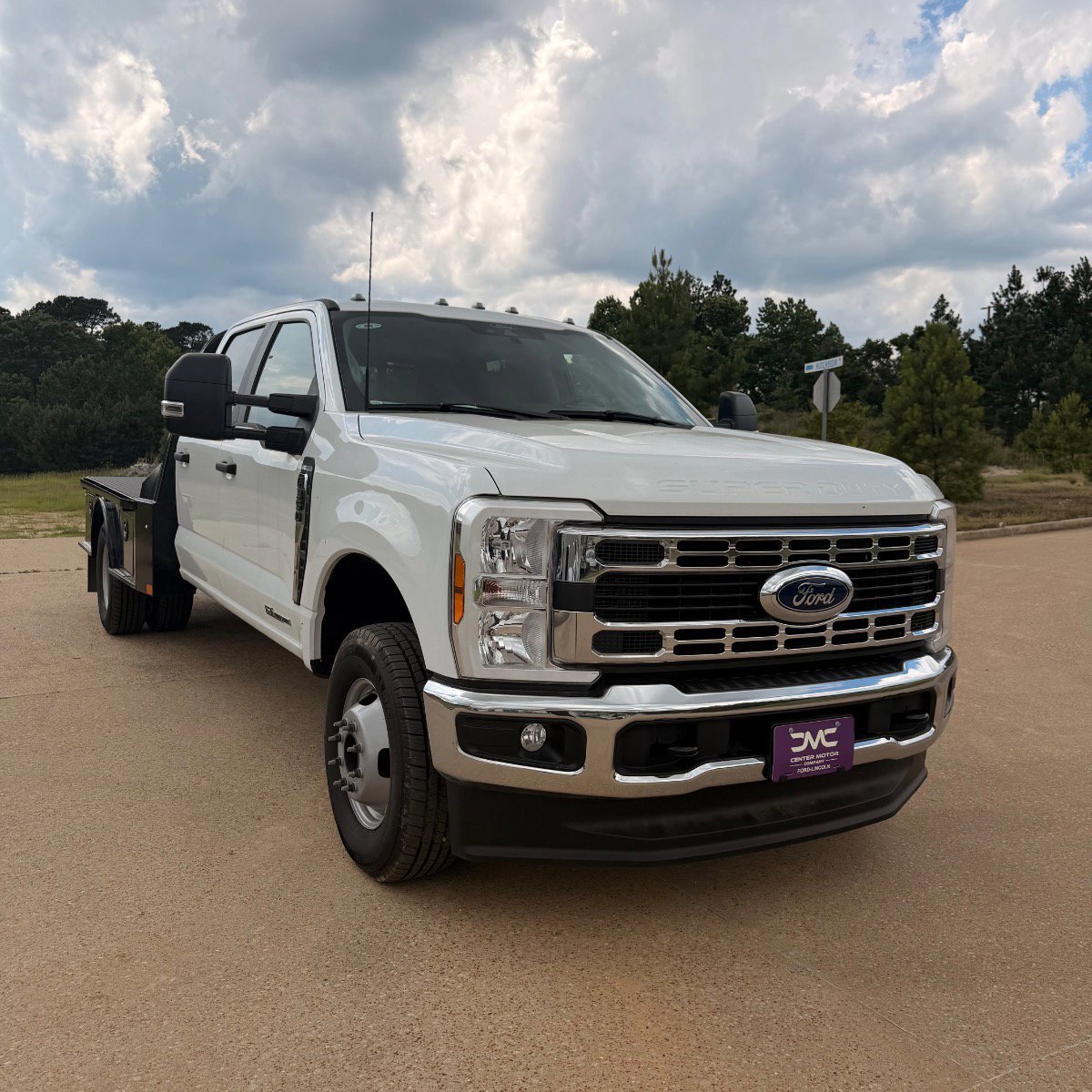 Used 2024 Ford F350 XL w/ XL Chrome Package AWD/4WD image 3