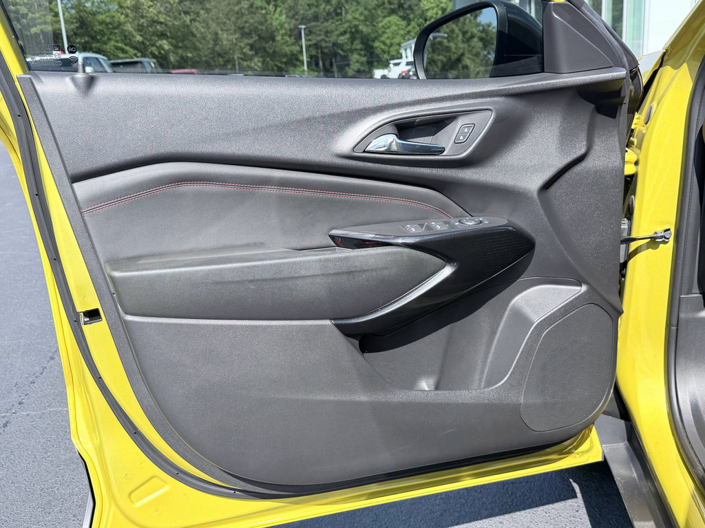 Used 2024 Chevrolet Trax RS w/ Driver Confidence Package FWD image 27