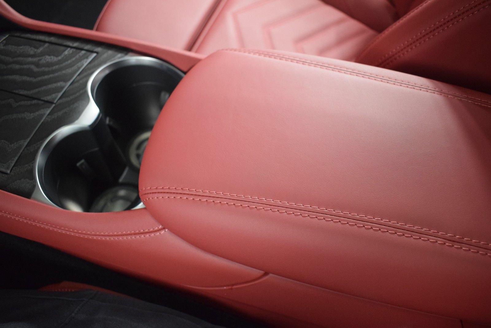 Certified 2025 Maserati Grecale Modena AWD/4WD image 36