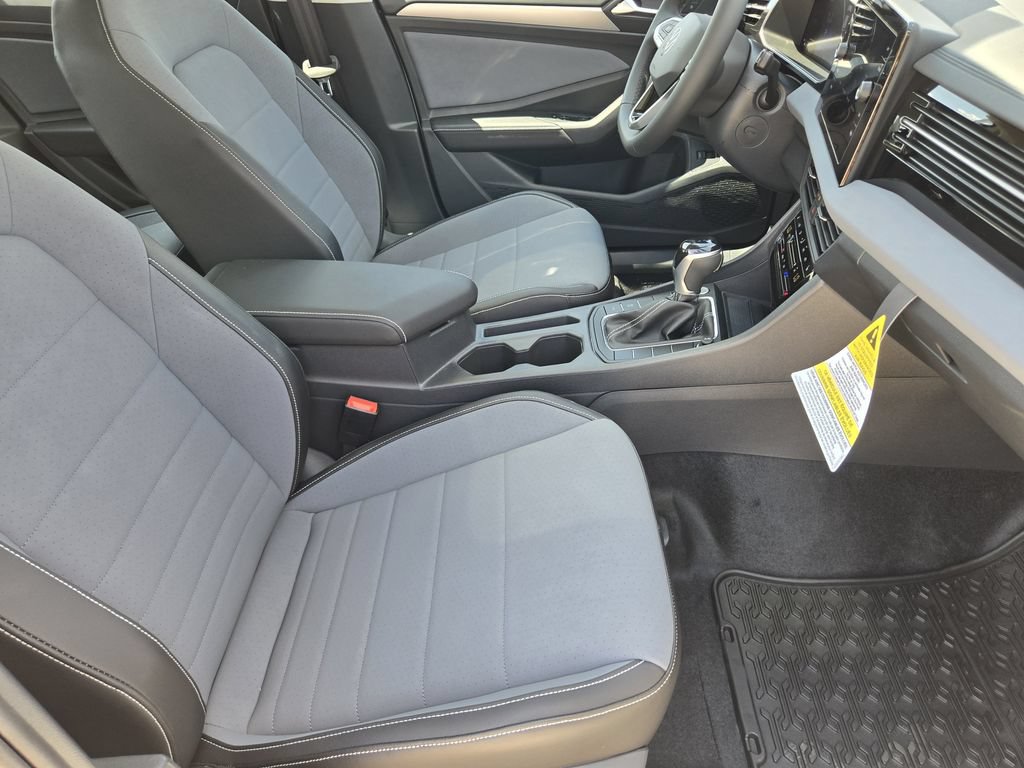 New 2027 Volkswagen Jetta SE FWD image 13