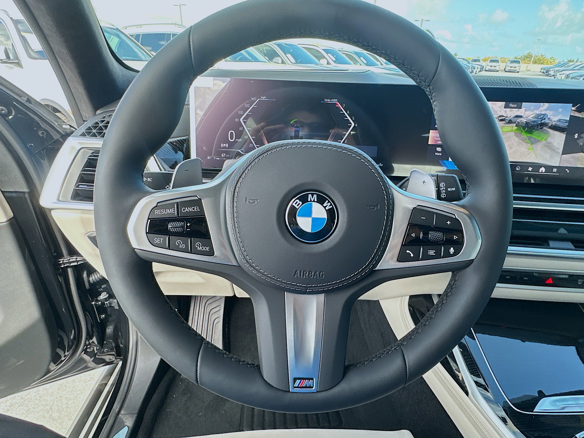 New 2026 BMW X7 xDrive40i w/ M Sport Package AWD/4WD image 8