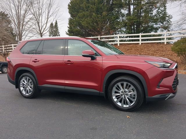 Used 2024 Toyota Grand Highlander Platinum image 2