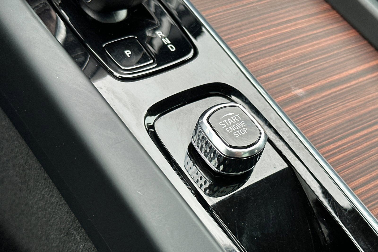 Used 2025 Volvo V60 B5 Cross Country Plus image 24