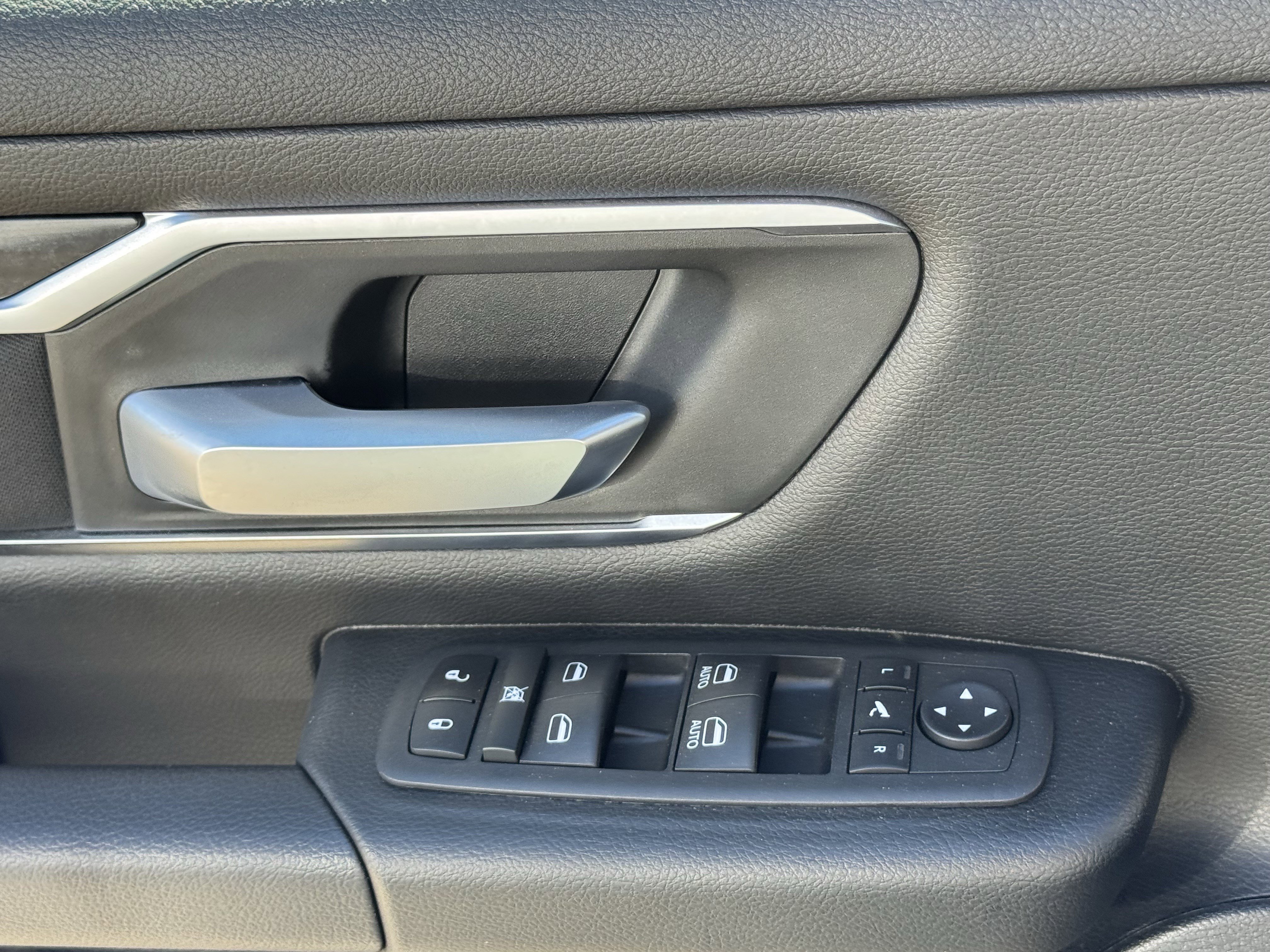 Used 2024 RAM 1500 Lone Star image 26