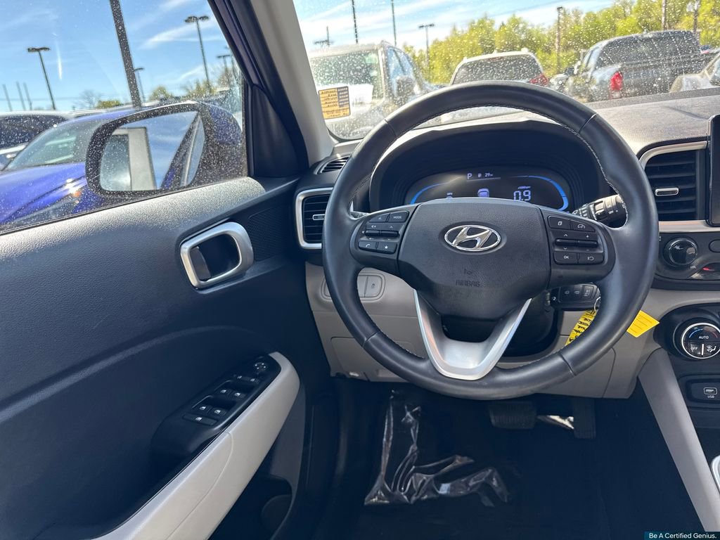 Certified 2023 Hyundai Venue SEL image 35